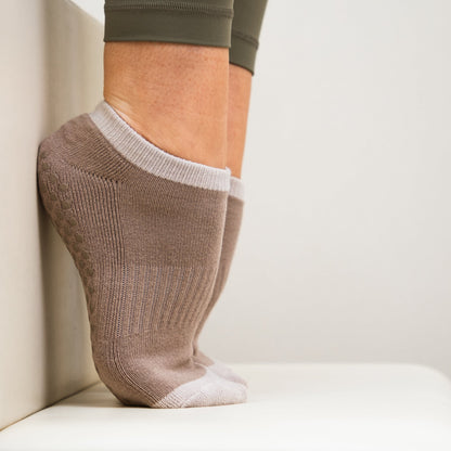 SocksCreativeShots2048x2048-5_c5656b4a-73f7-48f8-ab9a-c4268ff2c098.jpg